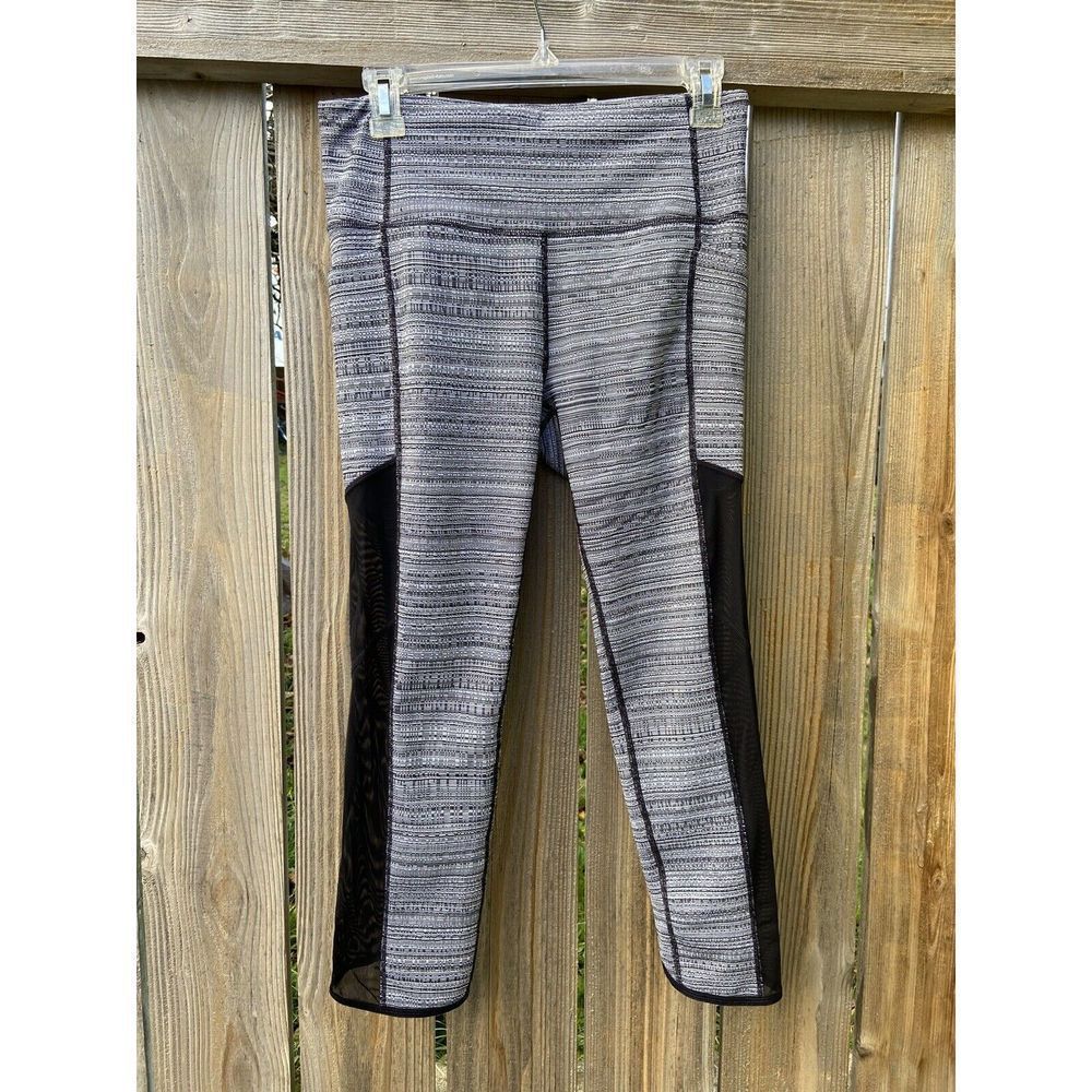 Athleta High Rise Jacquard Black White Chaturanga Athletic Leggings M 59651-01
